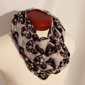 Halloween SKULLS Infinity Scarf